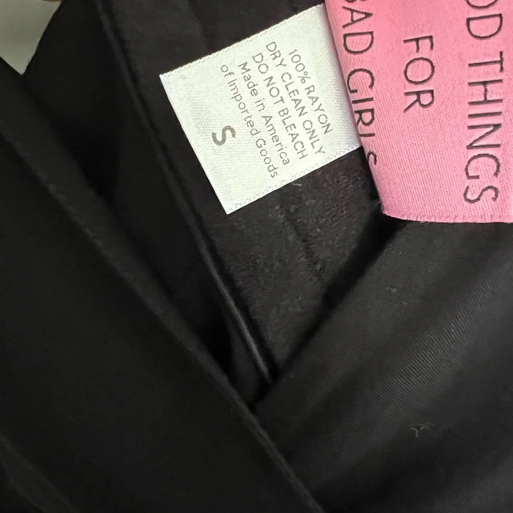 Vixen Babydoll Crop Top in Black - Picture 5 of 5